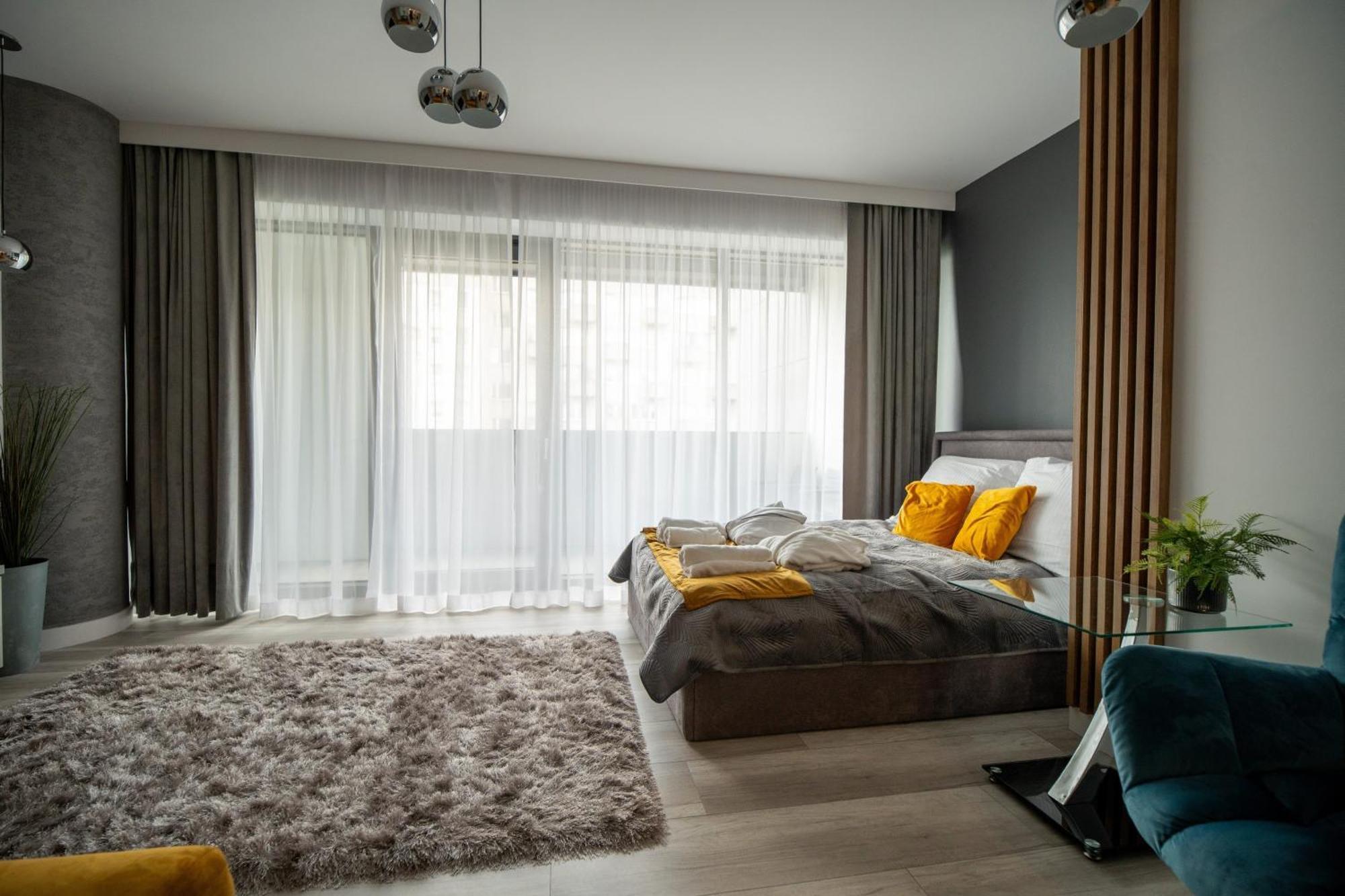 Apartly - Hanza Tower *