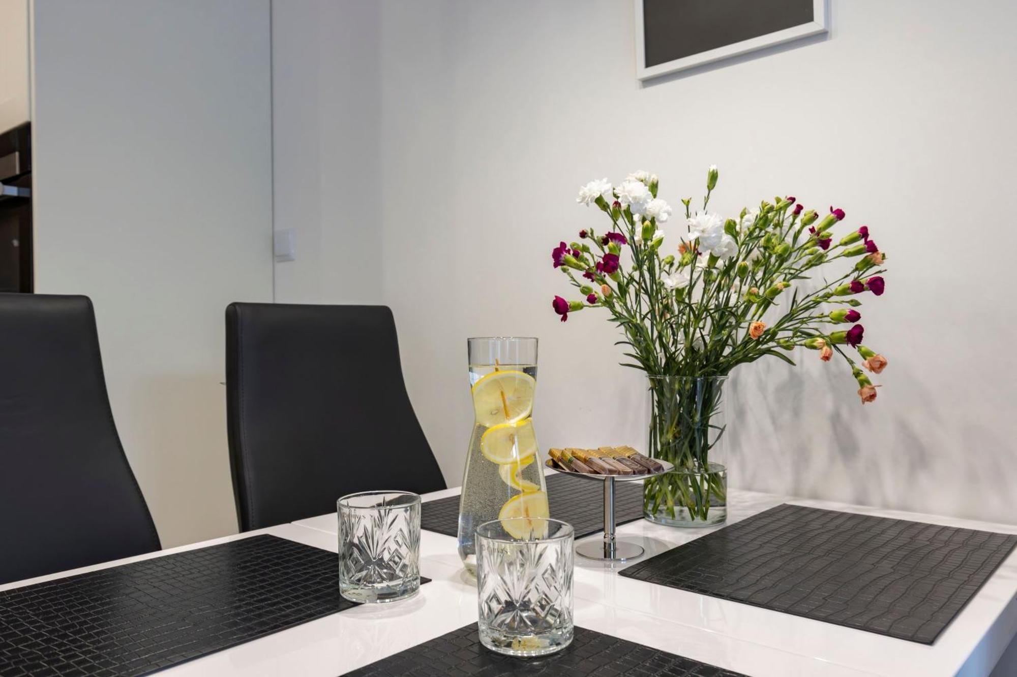 Apartly - Hanza Tower